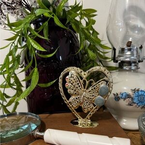 Gold Butterfly Heart Earring Holder